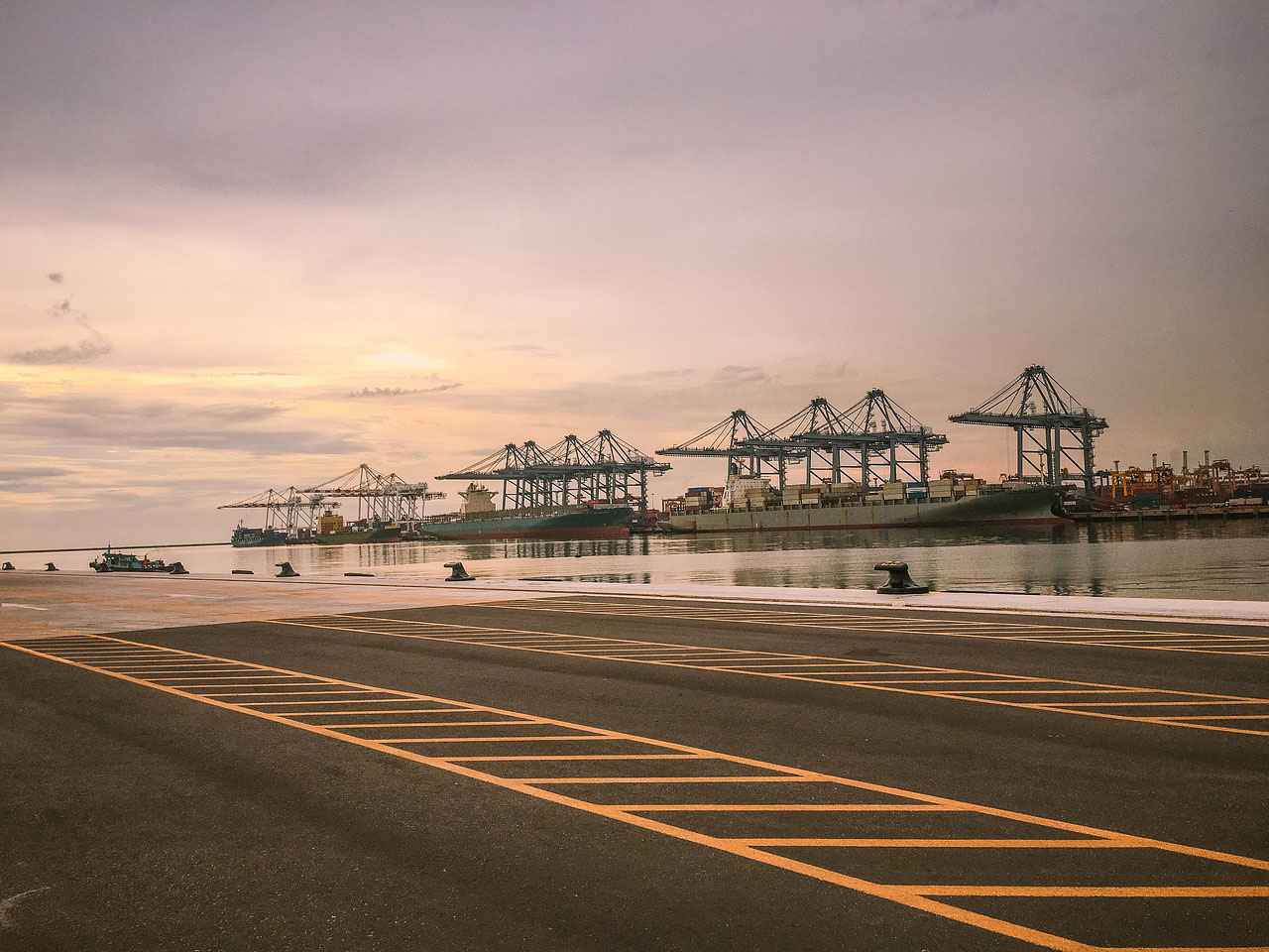 Port Container Ships